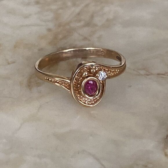 10K Yellow Gold European Made Genuine Ruby & Diamond Ring - Picture 6 of 10